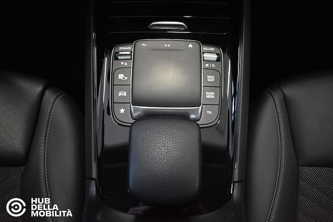 MERCEDES-BENZ GLA 180 d Automatic Business
